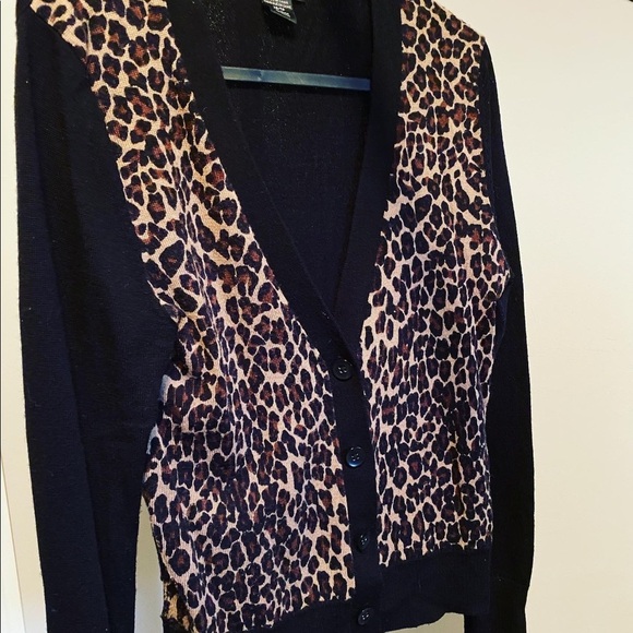 LORD AND TAYLOR LEPORS CARDIGAN - Picture 4 of 4